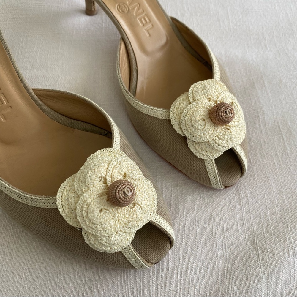 CHANEL Beige Camellia Mules with Gold Trim - Picture 3 of 15